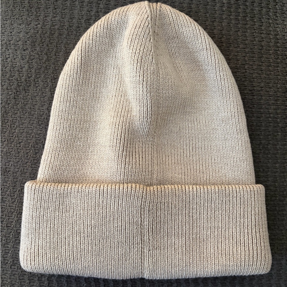 Canada Goose Beanie - Picture 3 of 4